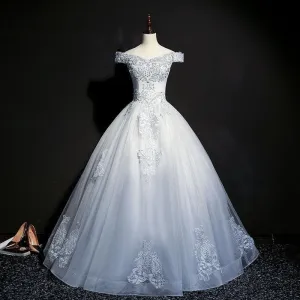 Elegant wedding dress